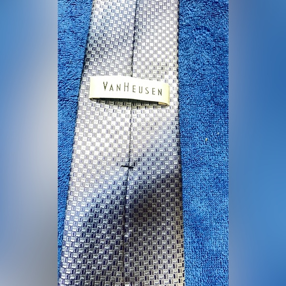 Authentic Van Hausen Classic Gray/Black graphic Silk Tie - Picture 5 of 10